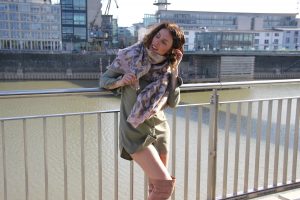 Herbstlook mit Overknees