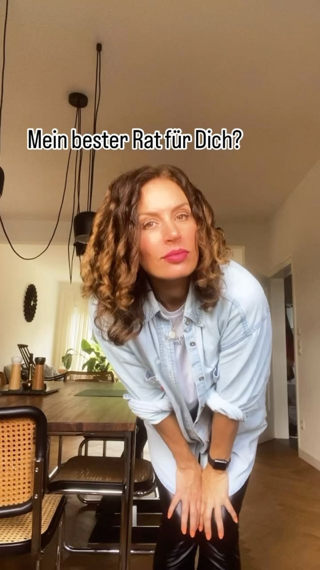 Heute sende ich Dir #mut mit dem zu beginnen, was Dein Herz tanzen lässt. Du musst nicht warten, bis es perfekt ist, denn dann wirst Du niemals beginnen. Hör auf Dein Gefühl. Vertrau darauf. Und mit vollem Herzen losrennen. Wenn Du ein Zeichen gebraucht hast- hier isses 🙂 Markiere jemanden, der gerade etwas Rückenwind gebrauchen kann 🙂 
.
Liebe geht raus. 
.
Soundtrack: @jordanhigo 
.
#motivation #angsftrei #unperfwkt #einzigartig #daslebenistschön #traudich #fangan #zauberimanfang #dieliebezumdetail #ratschlag #guterrat